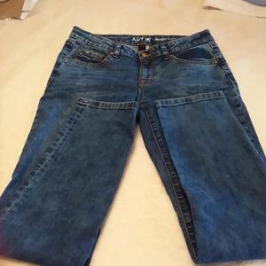 Apt. 9 straight Capri jeans